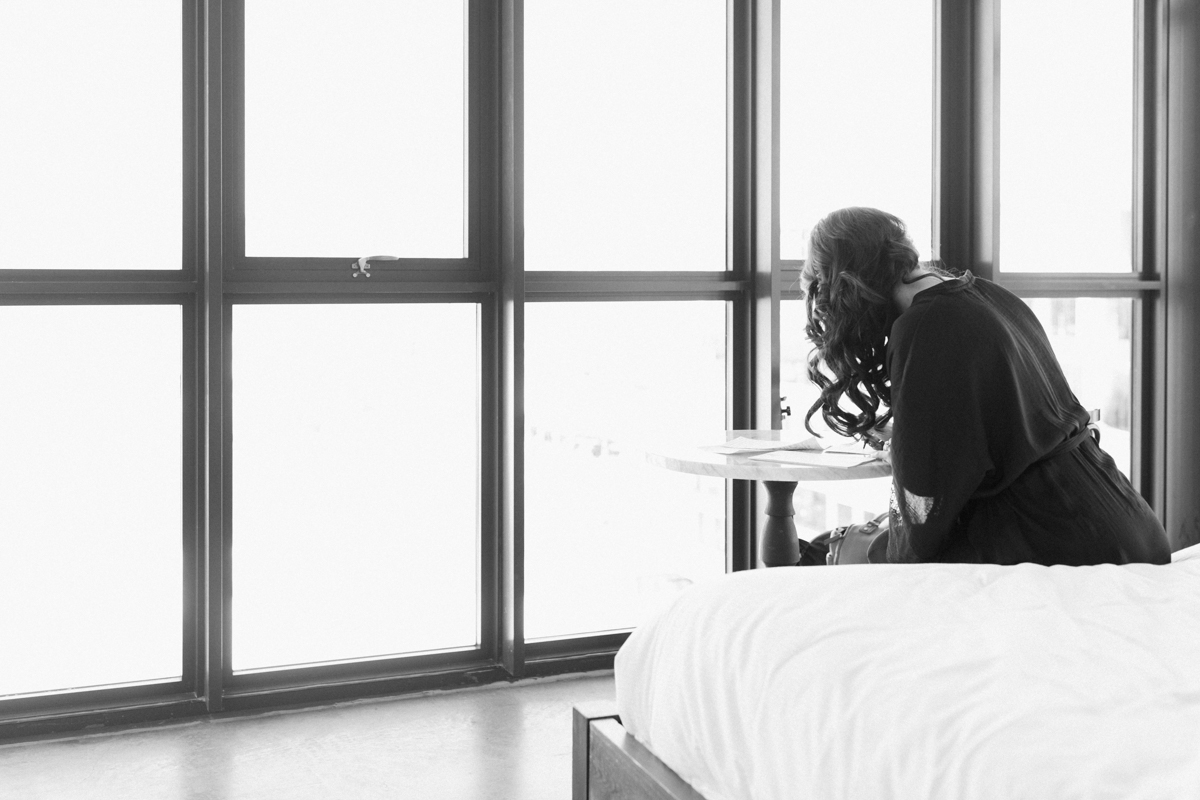 New York City wedding photographer | Wythe Hotel getting ready | Bride writing letter to groom