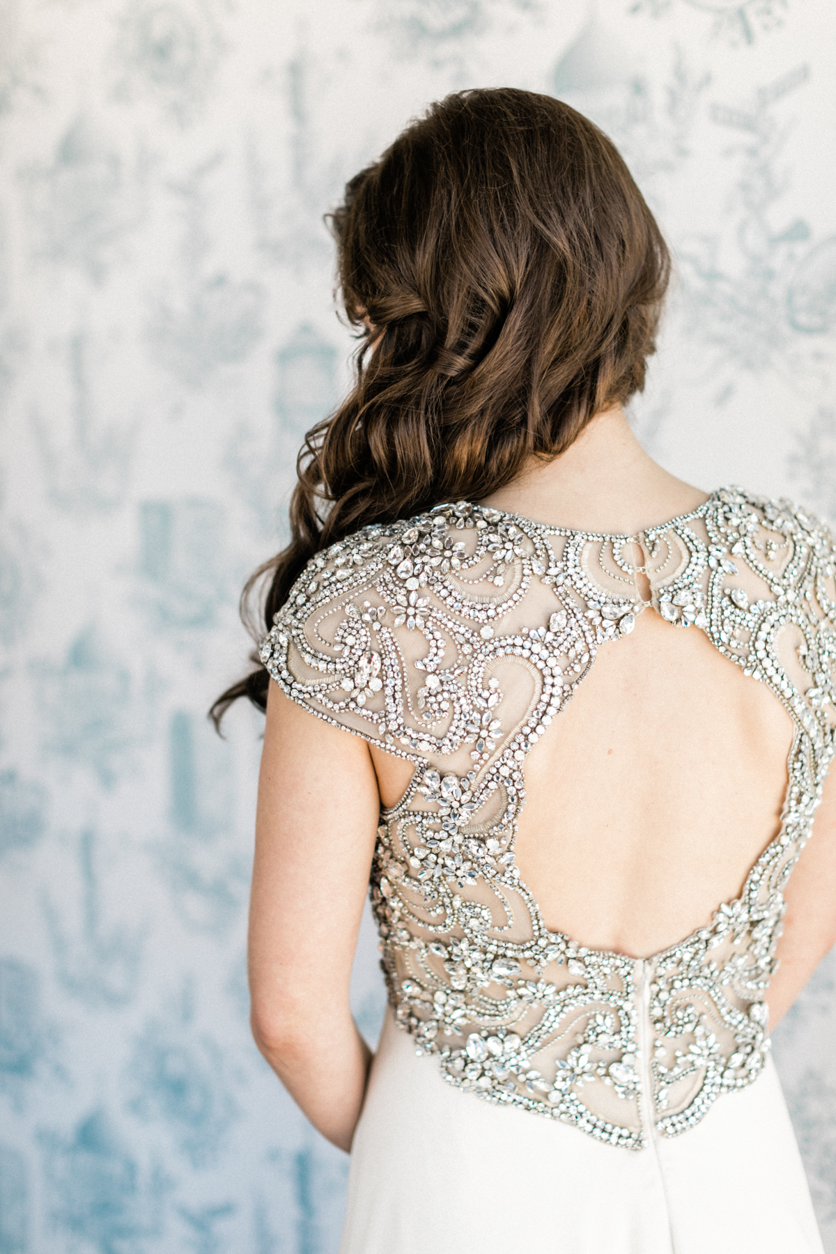 New York City wedding photographer | Bride in Jenny Packham gown | Wythe Hotel wedding | Wythe Hotel getting ready | Bride in beaded gown