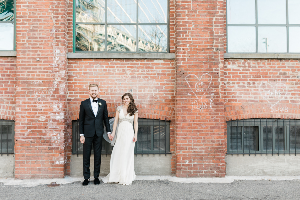 New York City wedding photographer | Brooklyn bridge wedding photos | DUMBO wedding photos | Bride and groom in Brooklyn