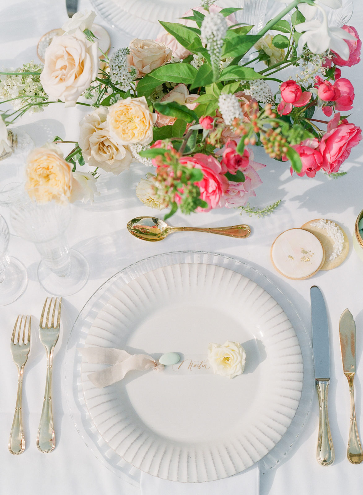 Musee Rodin Wedding Photographer | Paris Garden Wedding Photography | Paris Film Photographer | France Wedding Photography | Molly Carr Photography | Paris Outdoor Wedding | Wedding Reception Table with Pink Flowers and Gold Flatware