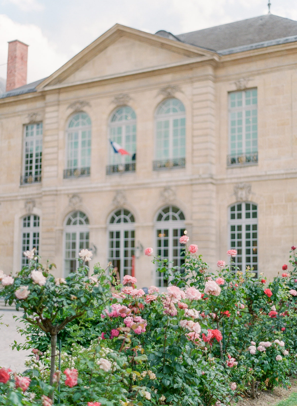 Musee Rodin Wedding Photographer | Paris Garden Wedding Photography | Paris Film Photographer | France Wedding Photography | Molly Carr Photography | Paris Rose Garden