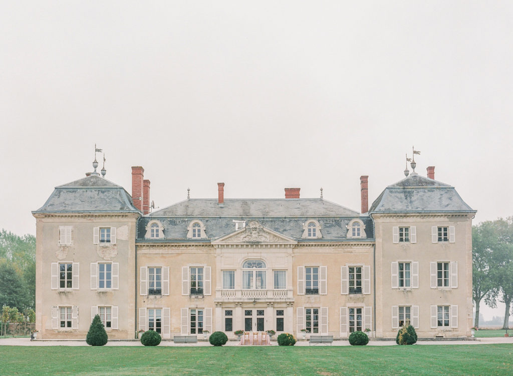 Chateau de Varennes wedding photography | Burgundy France Wedding Venue | Paris Film Photographer | Molly Carr Photography | Fall Wedding in France