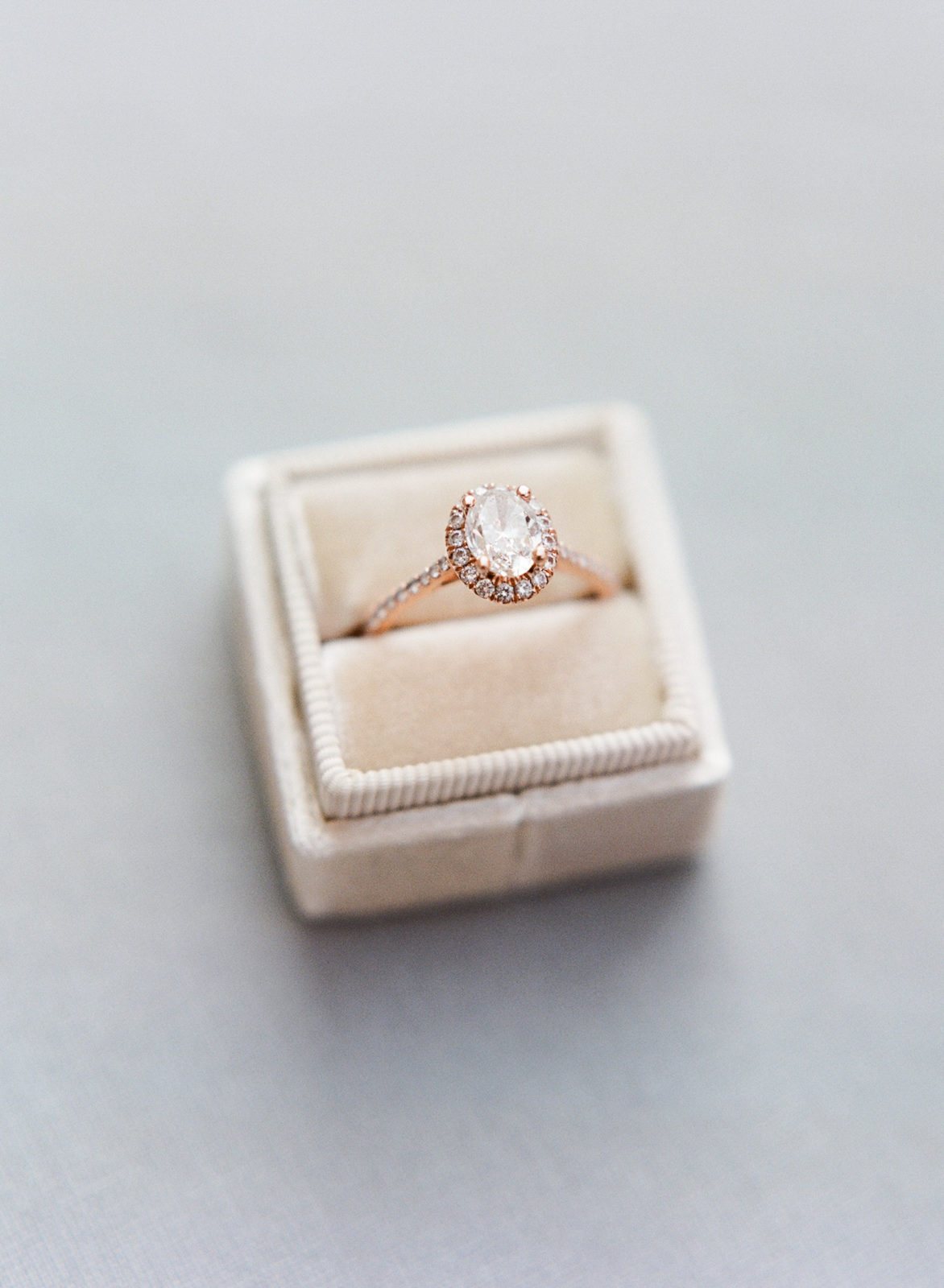 Laurel Hall Wedding Photographer | Estate Wedding Venue | Midwest Film Photographer | Molly Carr Photography | Rose Gold Engagement Ring