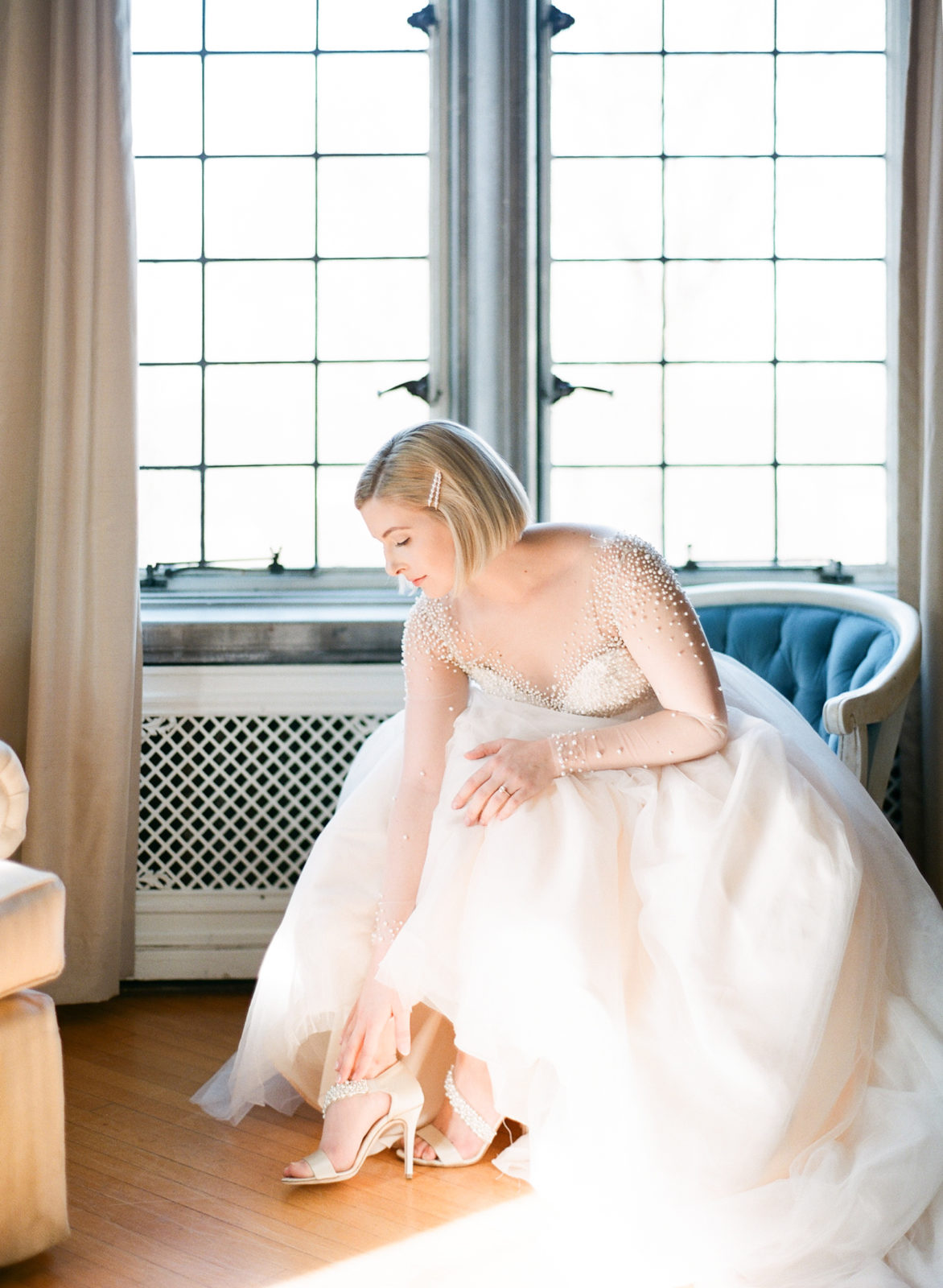Laurel Hall Wedding Photographer | Estate Wedding Venue | Midwest Film Photographer | Molly Carr Photography | Bride Putting on Shoes
