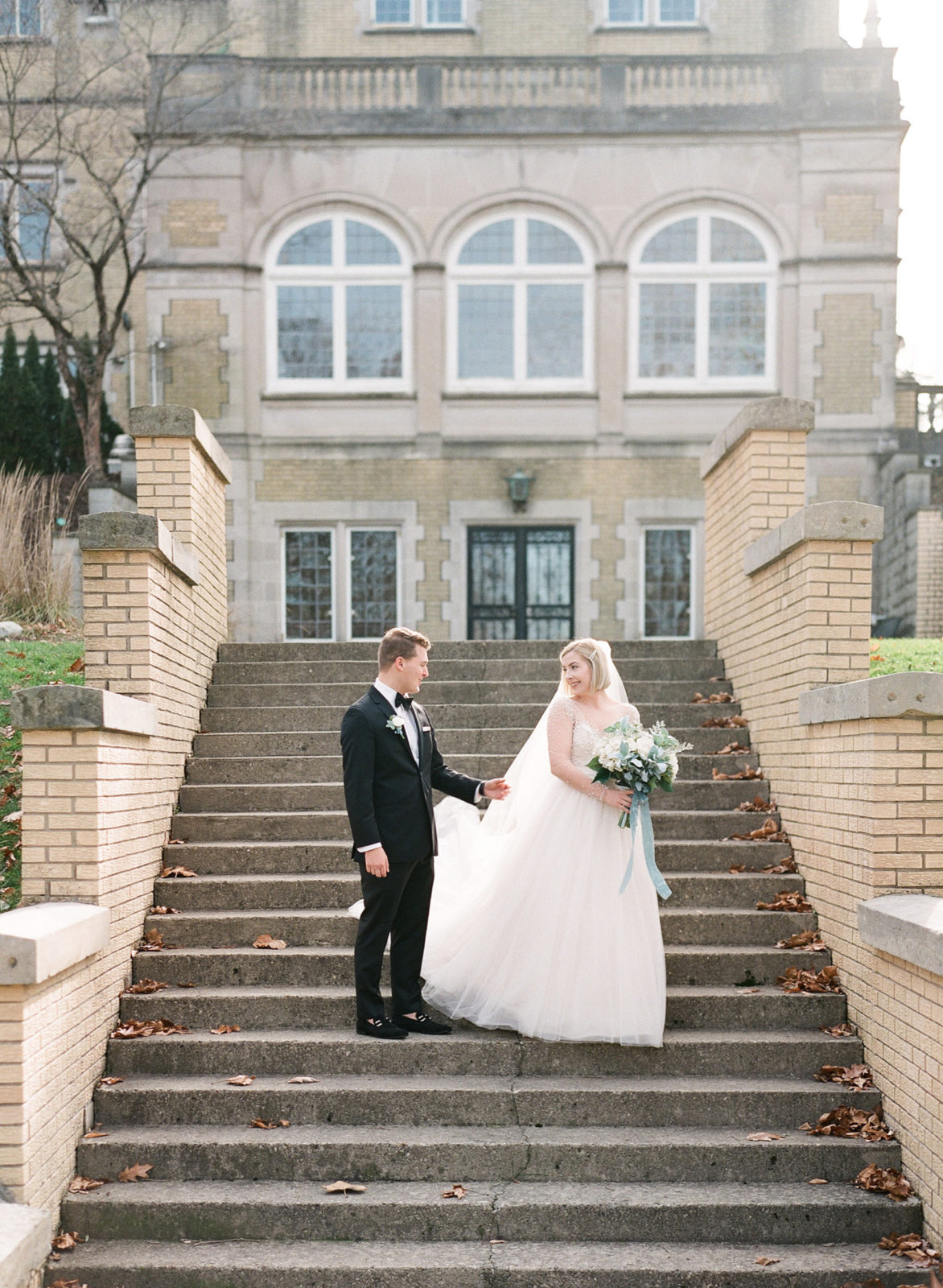 Laurel Hall Wedding Photographer | Estate Wedding Venue | Midwest Film Photographer | Molly Carr Photography | Best First Look