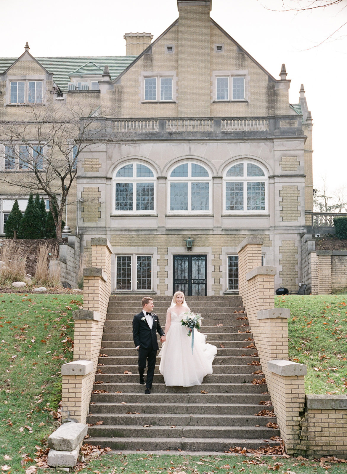 Laurel Hall Wedding Photographer | Estate Wedding Venue | Midwest Film Photographer | Molly Carr Photography | Bride and Groom