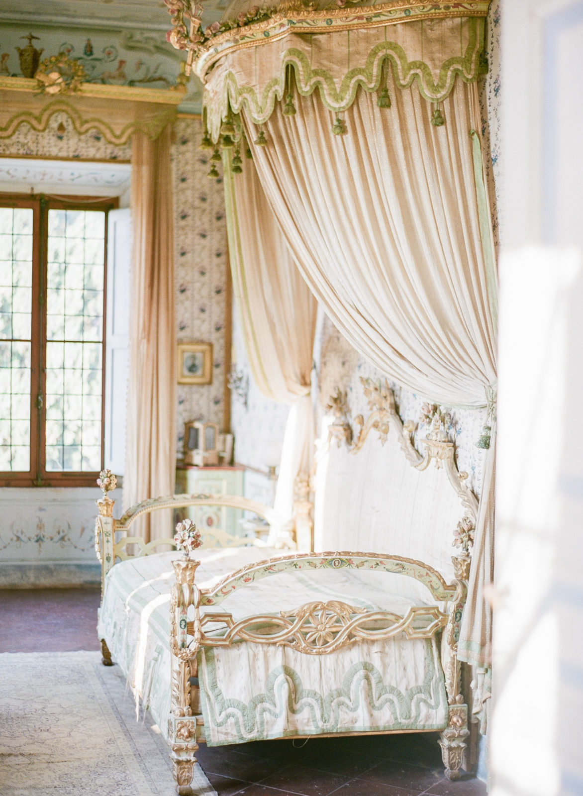 Villa di Geggiano Wedding Photographer | Molly Carr Photography | Tuscany Destination Wedding | Luxury Wedding Photographer Italy | Film Photographer | Fete in France | Fete Event Planning | Isibeal Studio