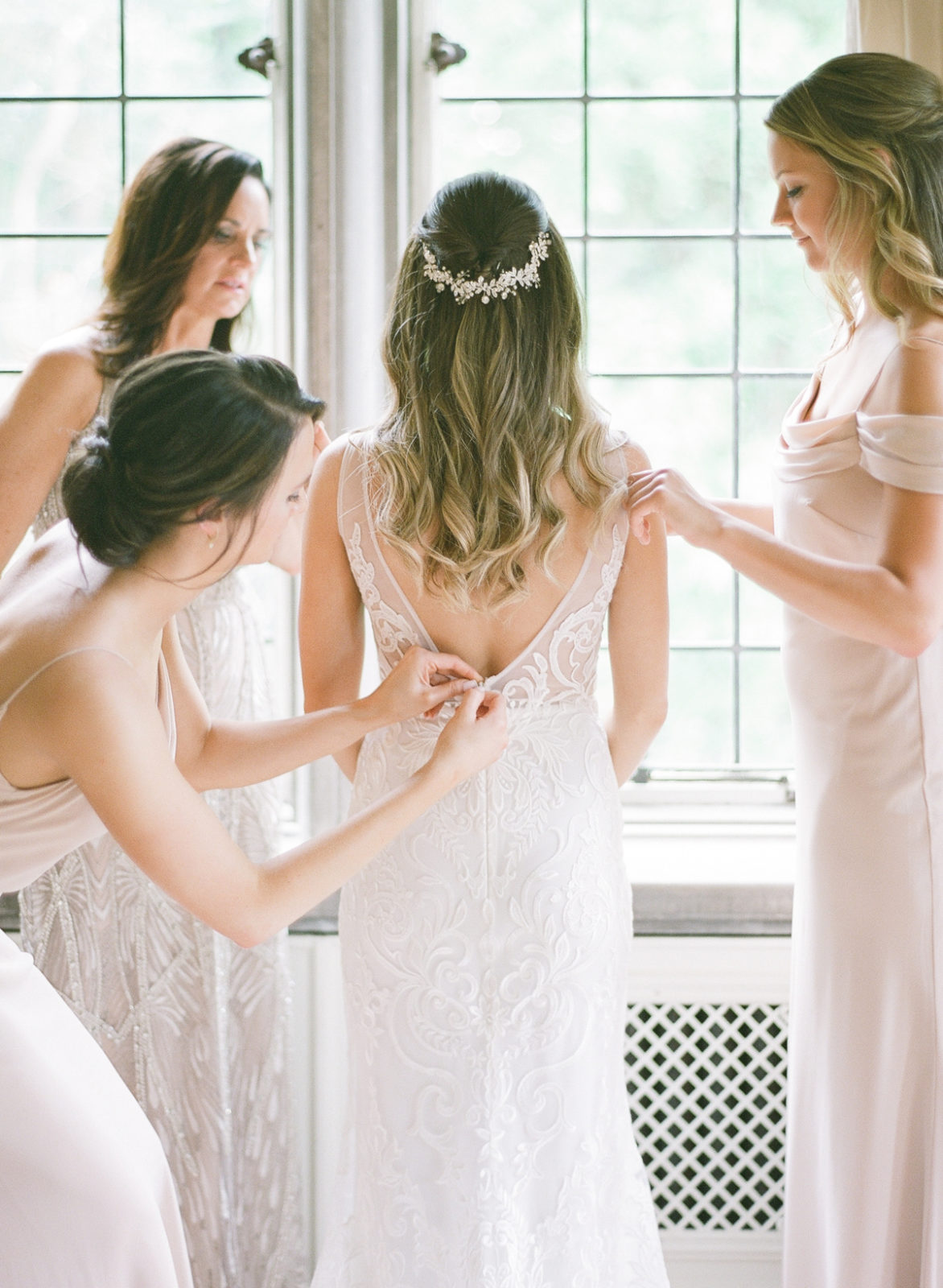 Laurel Hall Wedding Photos | Molly Carr Photography | Fine Art Film Photographer | Chicago Wedding | Summer Garden Party Wedding | European Wedding Inspiration