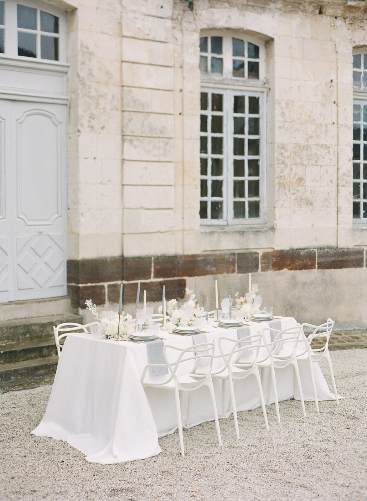 Chateau Grand Luce Wedding Photography | Luxury Loire Valley France Destination Wedding | White Wedding Table | Molly Carr Photography and Rachael Ellen Events