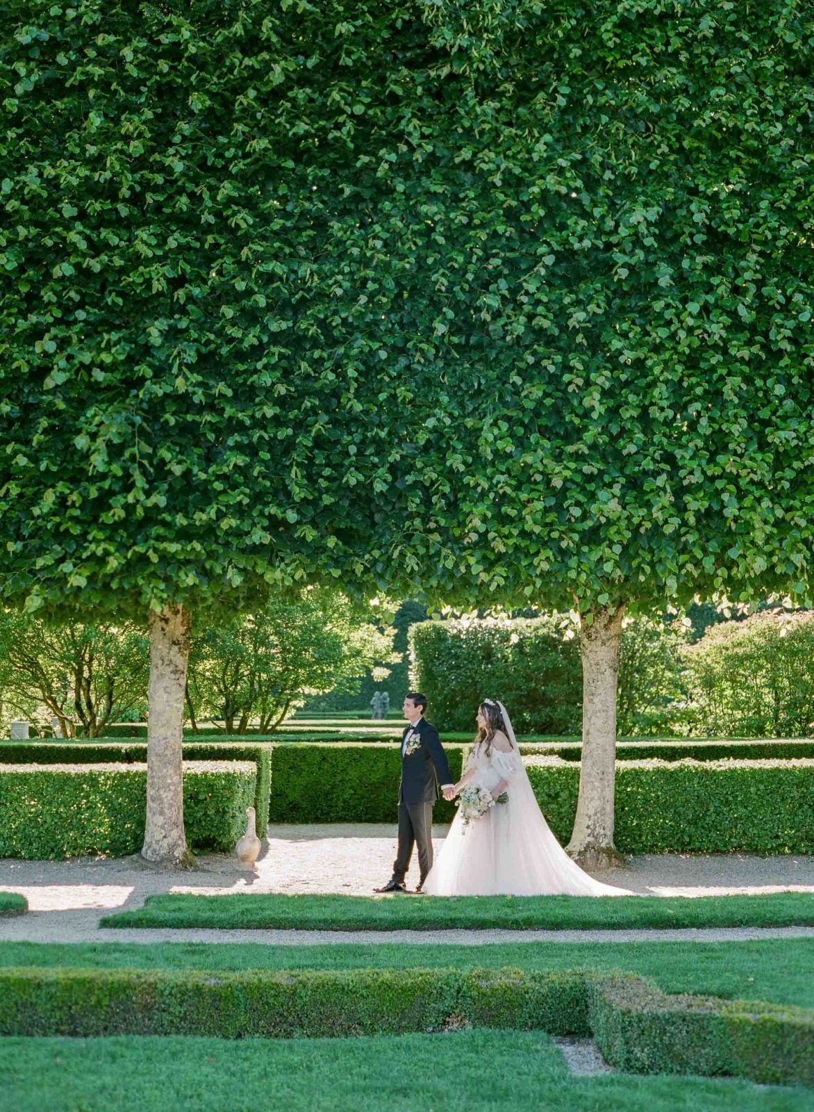Chateau du Grand-Luce Wedding Photographer | Loire Valley France Luxury Wedding | Molly Carr Photography