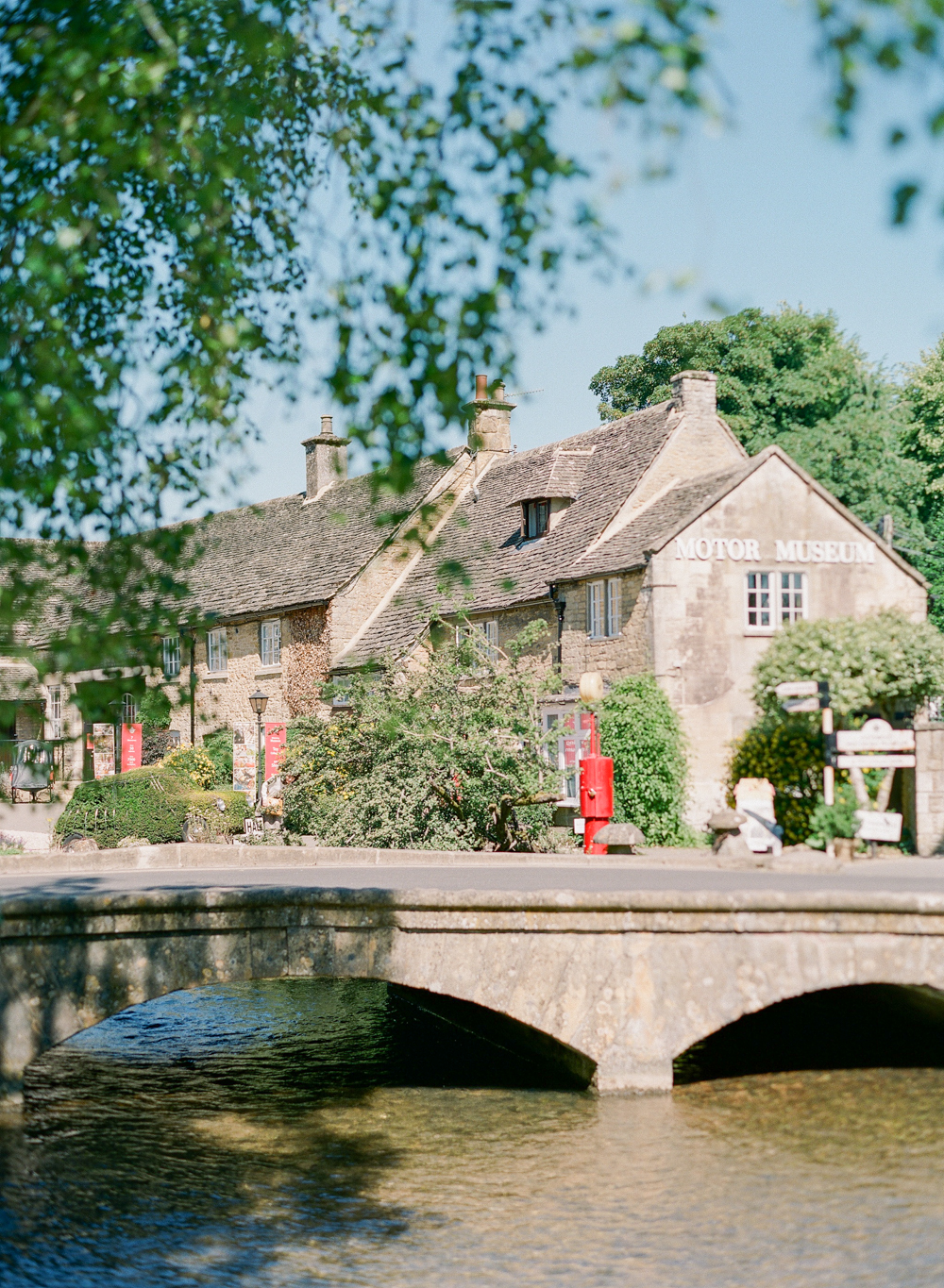 Cotswolds Wedding Photographer | England Wedding Photography | Cotswolds Travel Guide | Molly Carr Photography | Bourton-on-the-Water, England