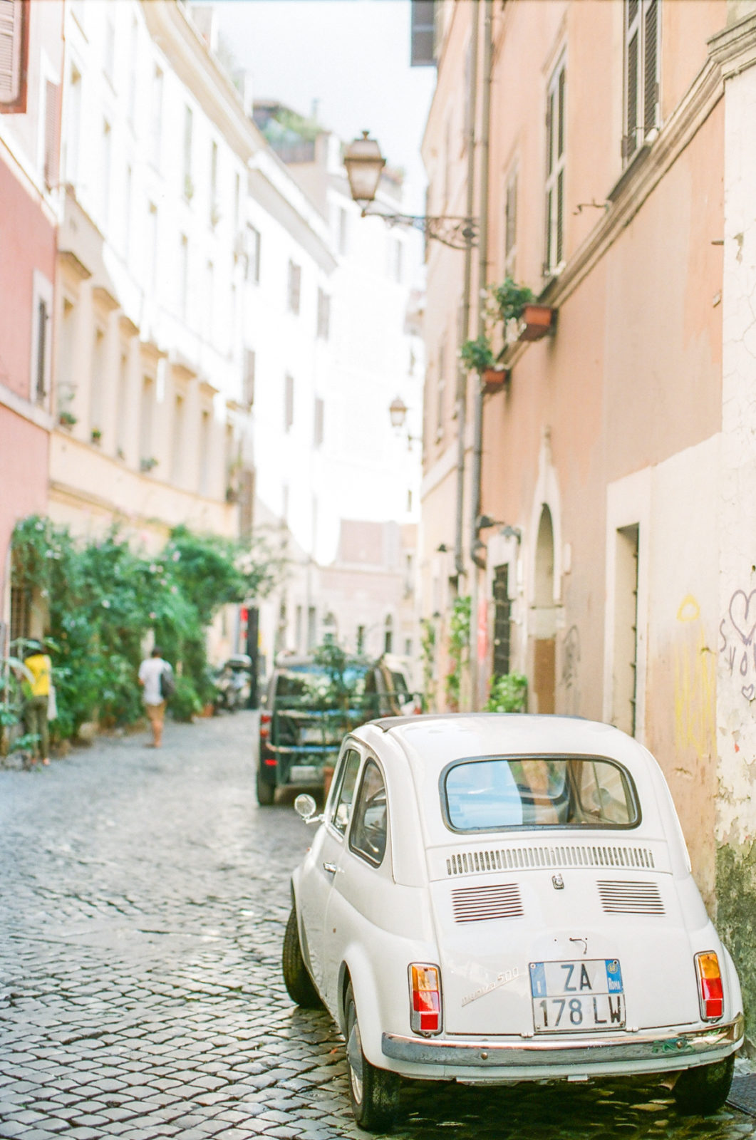 Rome Film Photographer | Italy Wedding Photos | Fine Art Photography | Molly Carr Photography | Trastevere