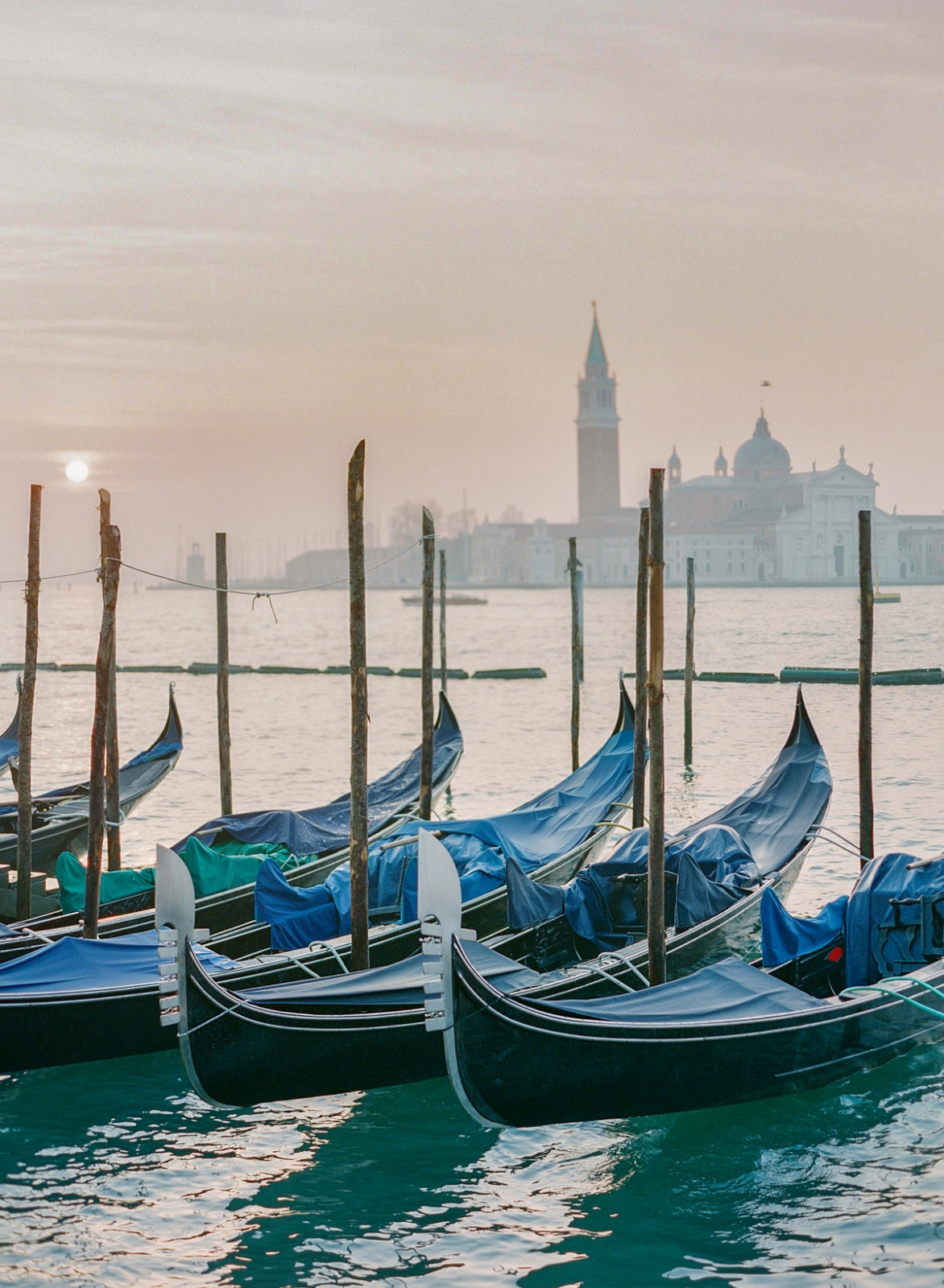 Venice Wedding Photographer | Italy Film Photography | Molly Carr Photography | Grand Canal Sunrise Gondolas