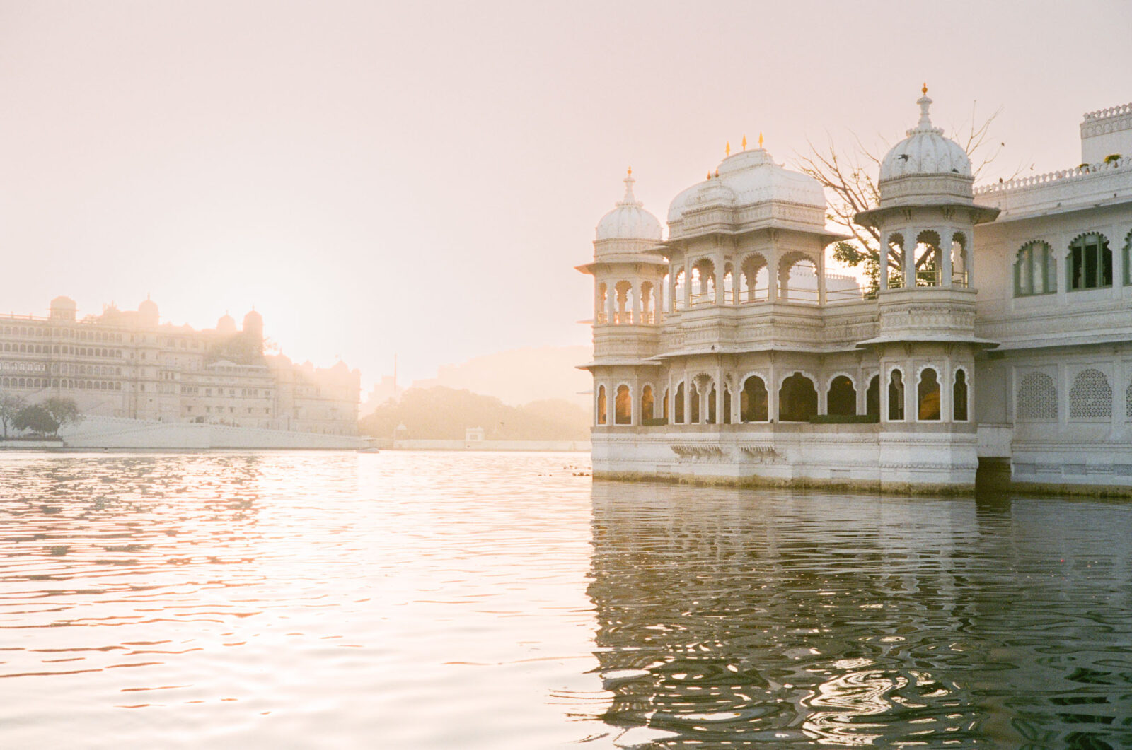 Udaipur Luxury Travel Guide | Rajasthan | India | Molly Carr Photography | Taj Lake Palace